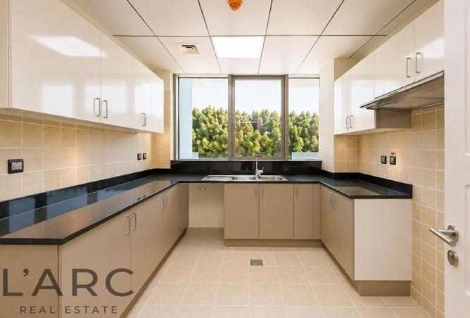 Spacious Layout | +Maids | Pet Friendly photo 3