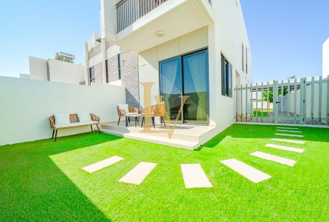3BR + Maid | L-Shaped Garden | Near Pool