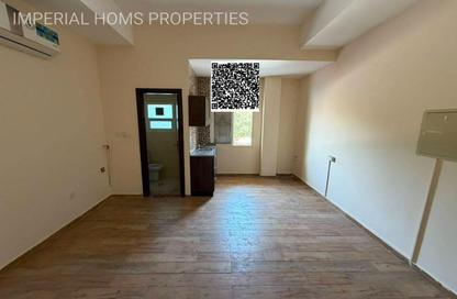 Apartment - Studio - 1 Bathroom for rent in Al Mowaihat 1 - Al Mowaihat - Ajman Apartment - Studio - 1 Bathroom for rent in Al Mowaihat 1 - Al Mowaihat - Ajman