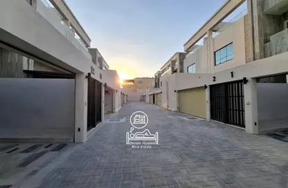 Villa - 5 Bedrooms - 7 Bathrooms for rent in Mohamed Bin Zayed City - Abu Dhabi
