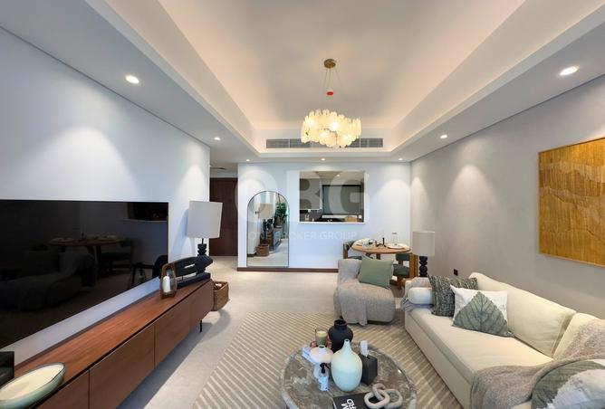 Topnotch Finishing | Spacious | Exclusive photo 3