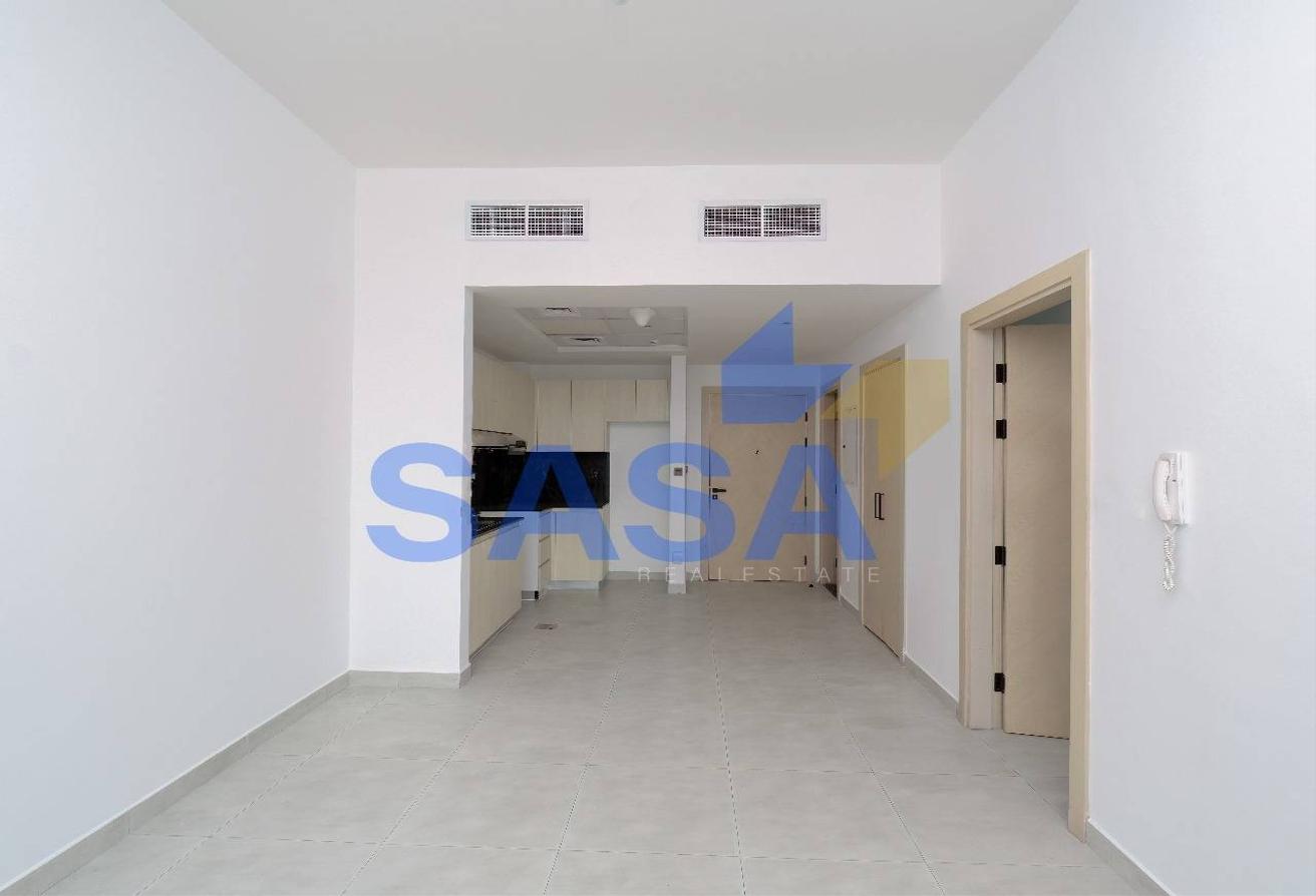 Spacious 1BR | Balcony | Prime Location photo 5