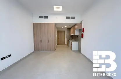 Apartment - 1 Bathroom for rent in Karimian 2 - Jumeirah Garden City - Al Satwa - Dubai