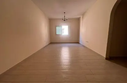 شقة - 3 غرف نوم - 3 حمامات للايجار في مجمع مويلح - تجارية مويلح - الشارقة