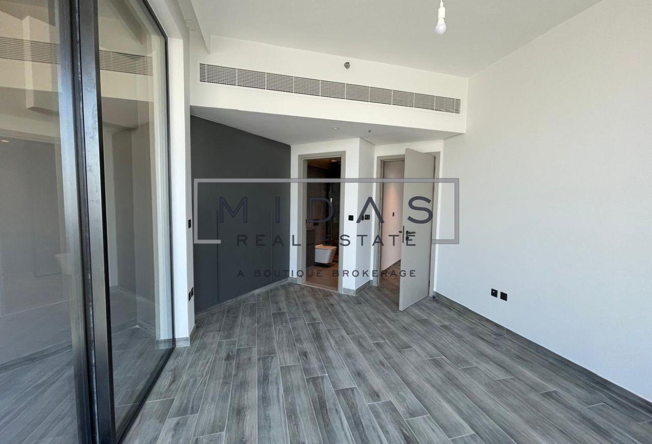 Great location | Brand New | Amazing Views photo 3