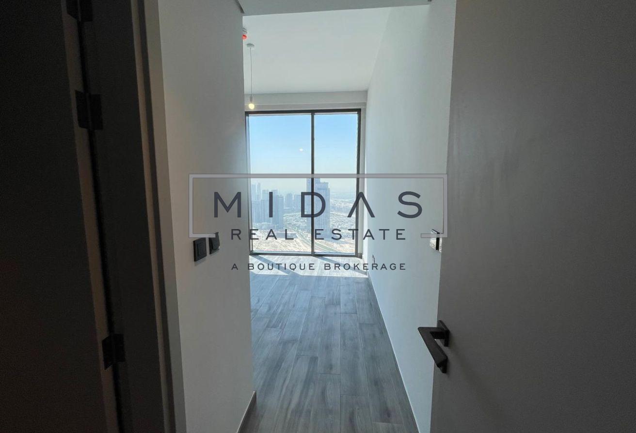 Great location | Brand New | Amazing Views photo 8