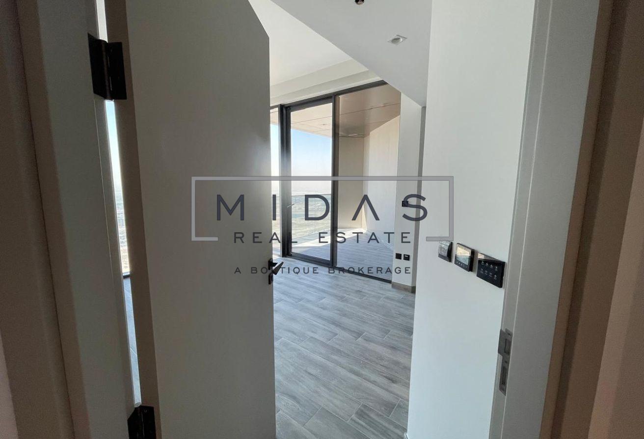Great location | Brand New | Amazing Views photo 7