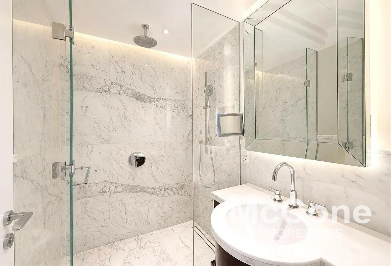 Burj View | Penthouse | Mall Access photo 16