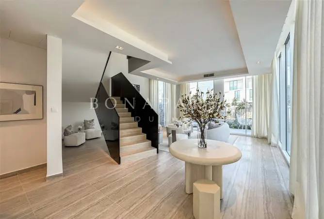 122002837 - Property Image 2