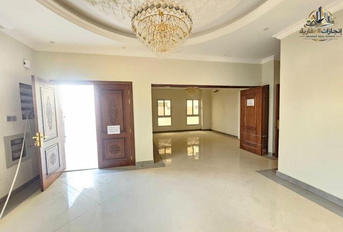 71114327 - Property Image 2