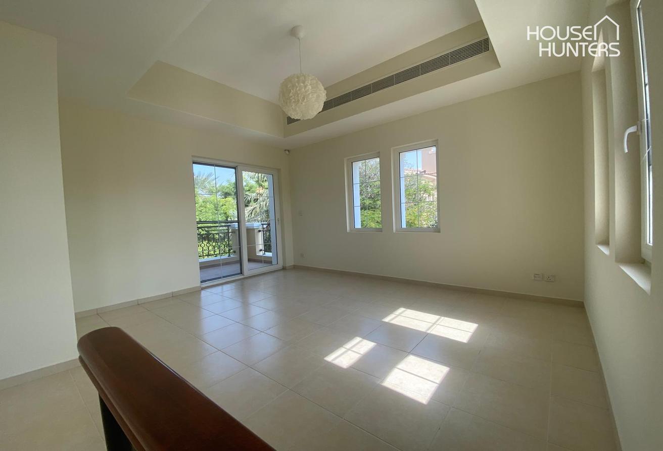 White kitchen | Available soon | Landscaped photo 10