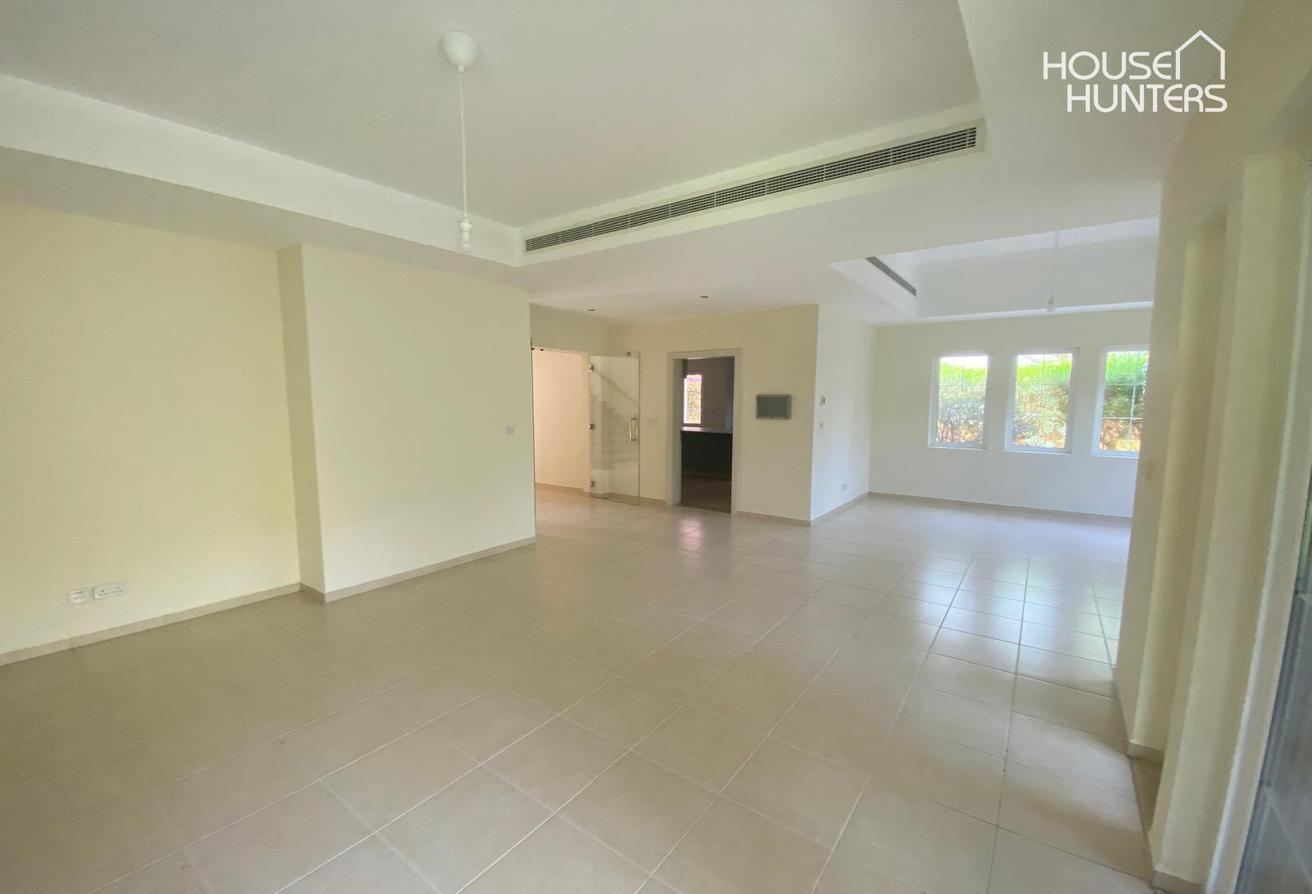 White kitchen | Available soon | Landscaped photo 4