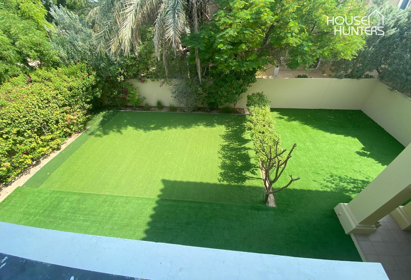 White kitchen | Available soon | Landscaped photo 12