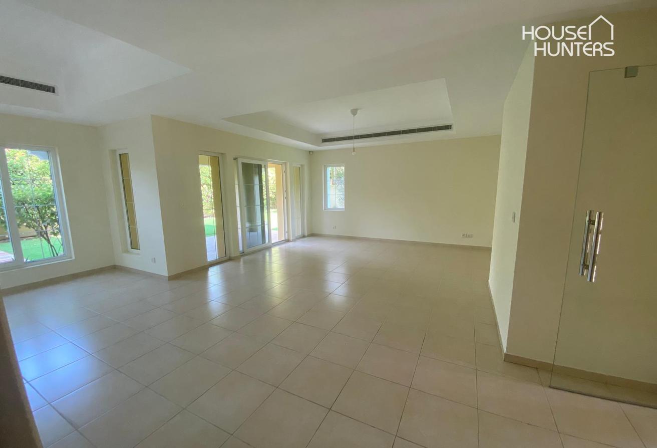 White kitchen | Available soon | Landscaped photo 6
