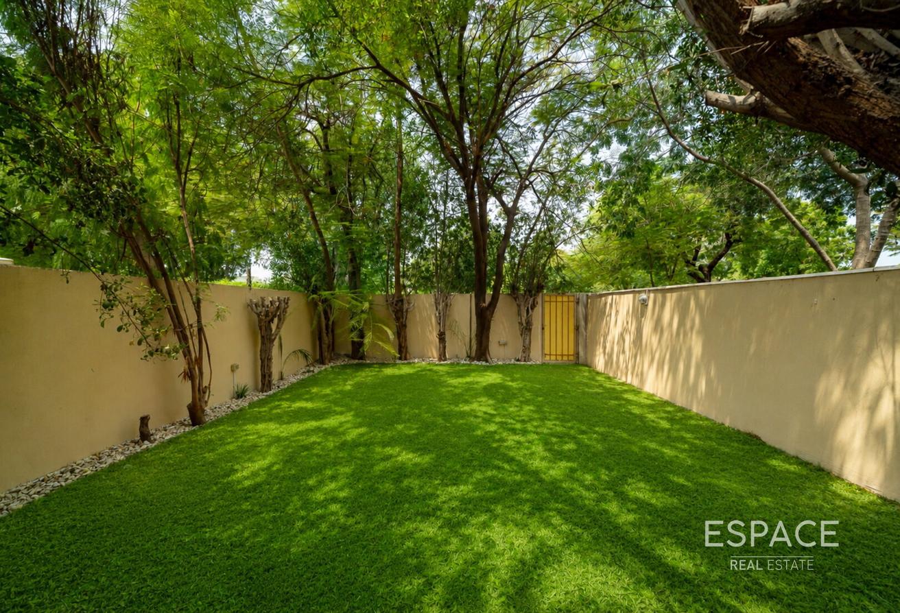 Good Location | 4M | Springs 12 photo 16