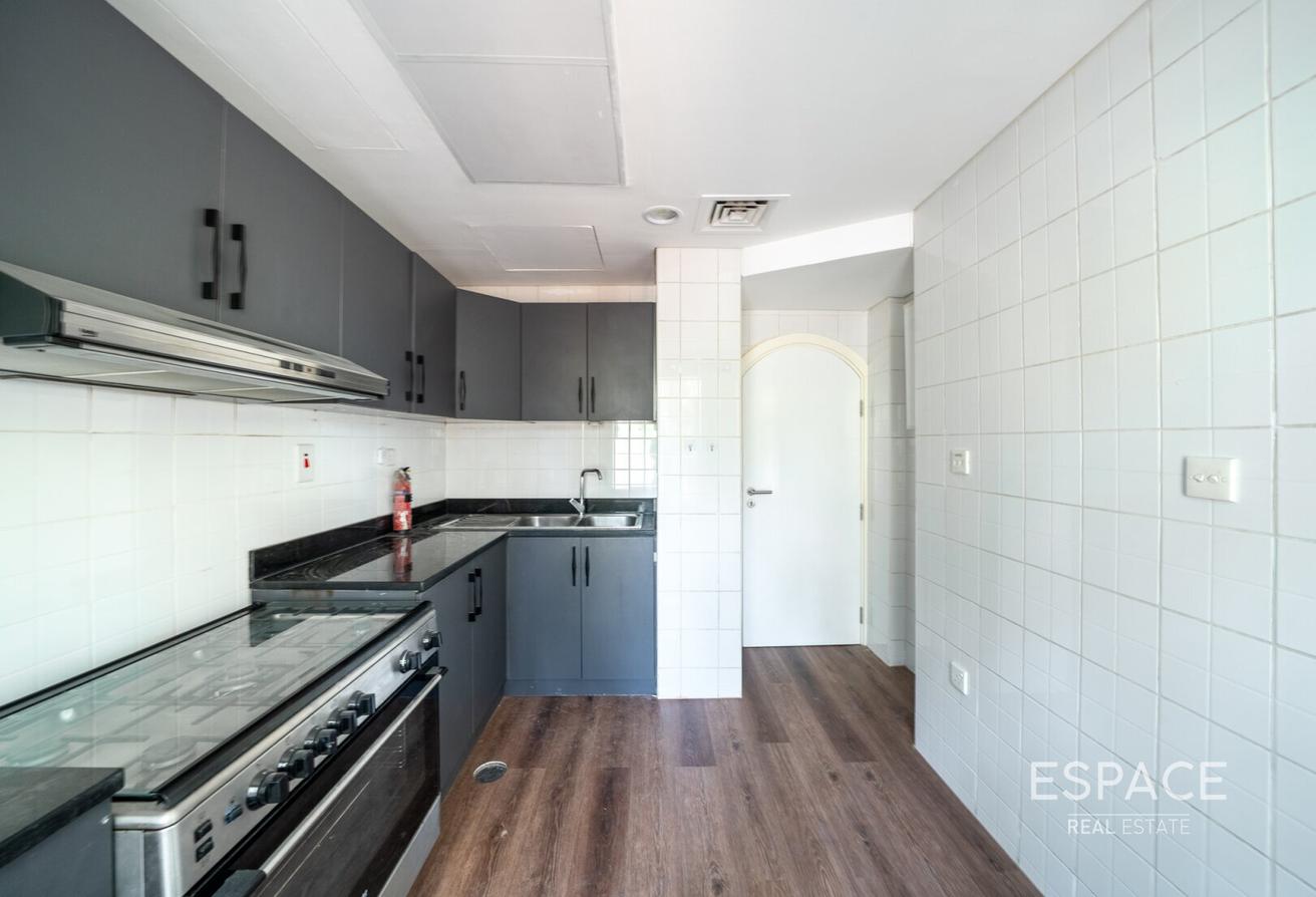 Good Location | 4M | Springs 12 photo 6
