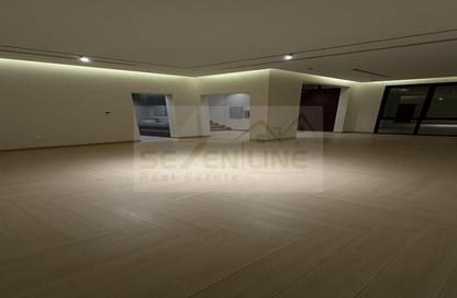 Villa - 4 Bedrooms - 5 Bathrooms for rent in Al Aweer 1 - Al Aweer - Dubai