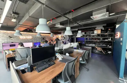 Office Space - Studio for sale in The Binary Tower - Business Bay - Dubai