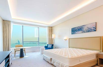 Apartment - Studio - 1 for rent in The Palm Tower - Palm Jumeirah - Dubai