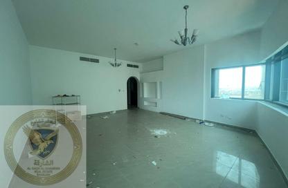 Apartment - 1 Bedroom - 2 Bathrooms for rent in Al Mamzar - Al Mamzar - Sharjah - Sharjah