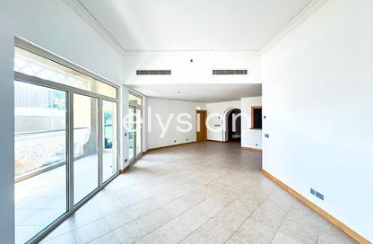 Apartment - 3 Bedrooms - 4 Bathrooms for rent in Al Basri - Shoreline Apartments - Palm Jumeirah - Dubai