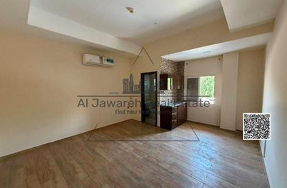 Apartment - Studio - 1 Bathroom for rent in Al Mowaihat 1 - Al Mowaihat - Ajman Apartment - Studio - 1 Bathroom for rent in Al Mowaihat 1 - Al Mowaihat - Ajman