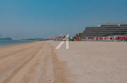 Apartment - 2 Bedrooms - 2 Bathrooms for sale in The 8 - The Crescent - Palm Jumeirah - Dubai