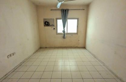 Apartment - 2 Bedrooms - 2 Bathrooms for rent in Al Ateek Tower 1 - Al Shuwaiheen - Sharjah