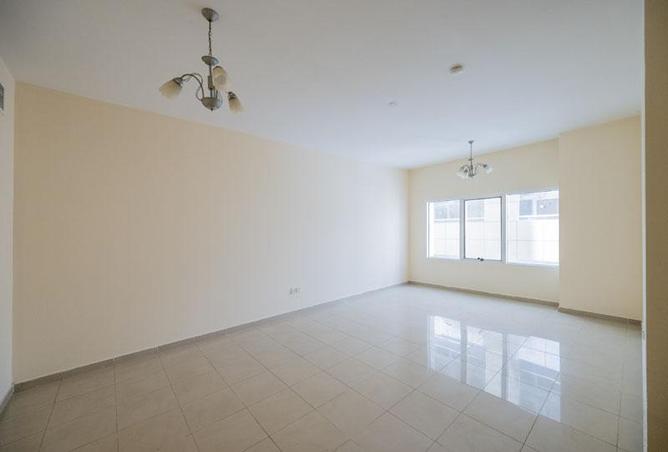 81928000 - Property Image 2