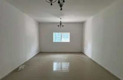 شقة - 2 غرف نوم - 2 حمامات للايجار في شارع التعاون الجديد - التعاون - الشارقة