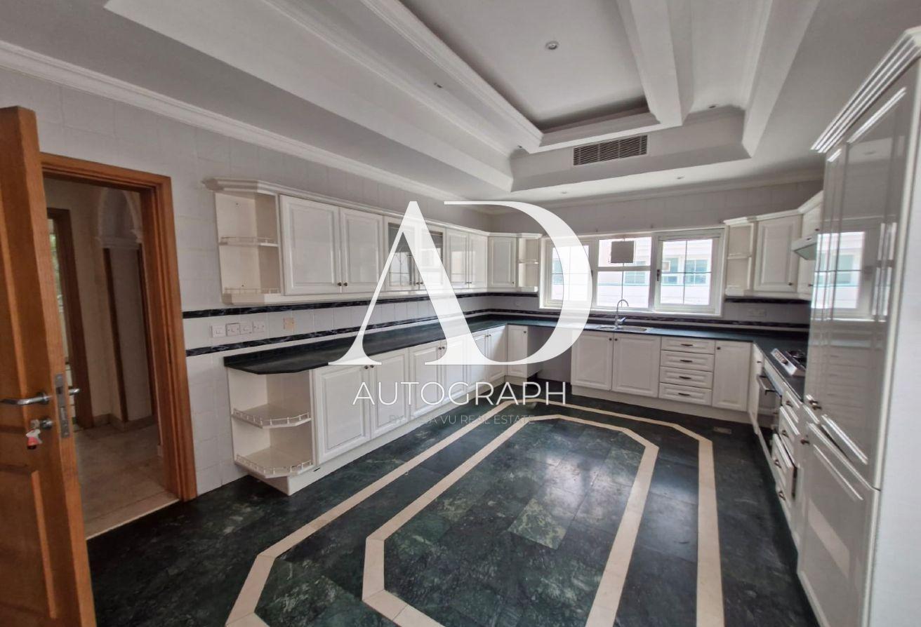 Independent Villa | 5 Bed | Private poo | Garden photo 4