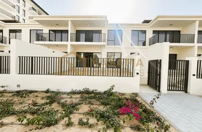 Apartment - 3 Bedrooms - 3 Bathrooms for sale in The Hamilton - Town Square - Dubai