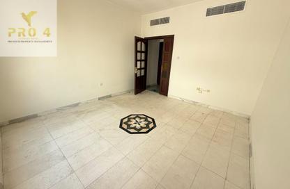 Apartment - 1 - 2 for rent in Hamdan Street - Abu Dhabi