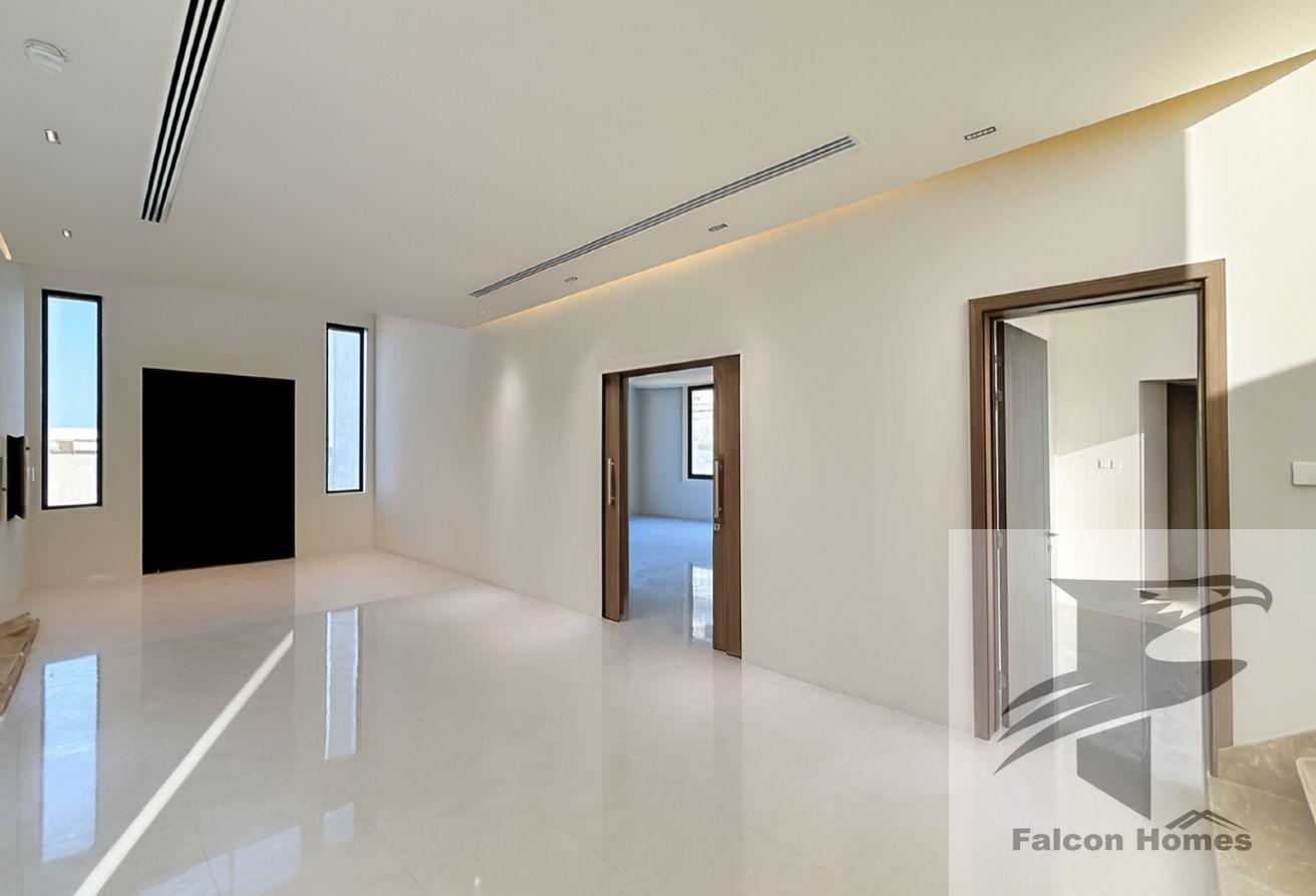 Bright House | Spacious 5BR Villa + Maid’s Room photo 5