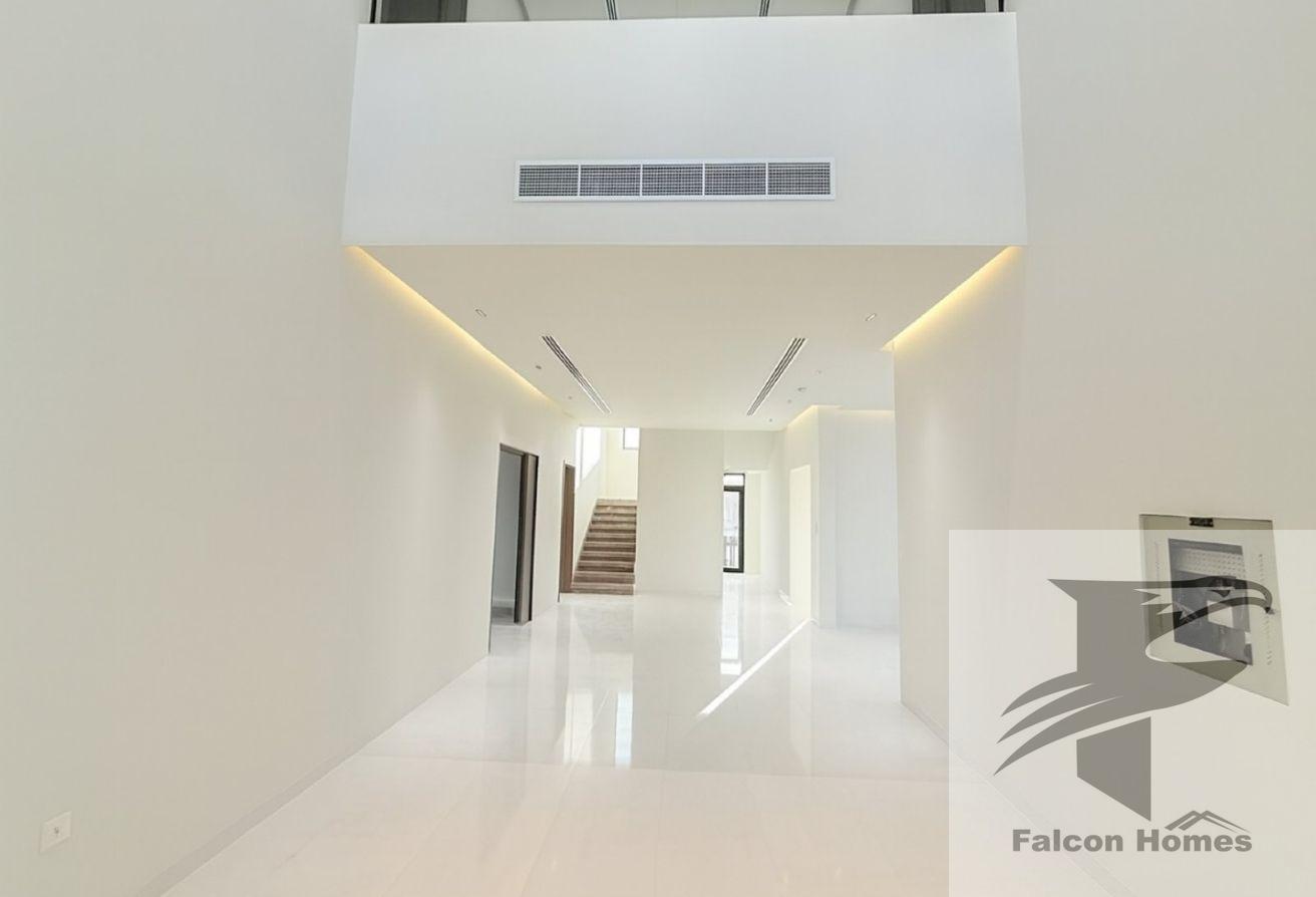 Bright House | Spacious 5BR Villa + Maid’s Room photo 4