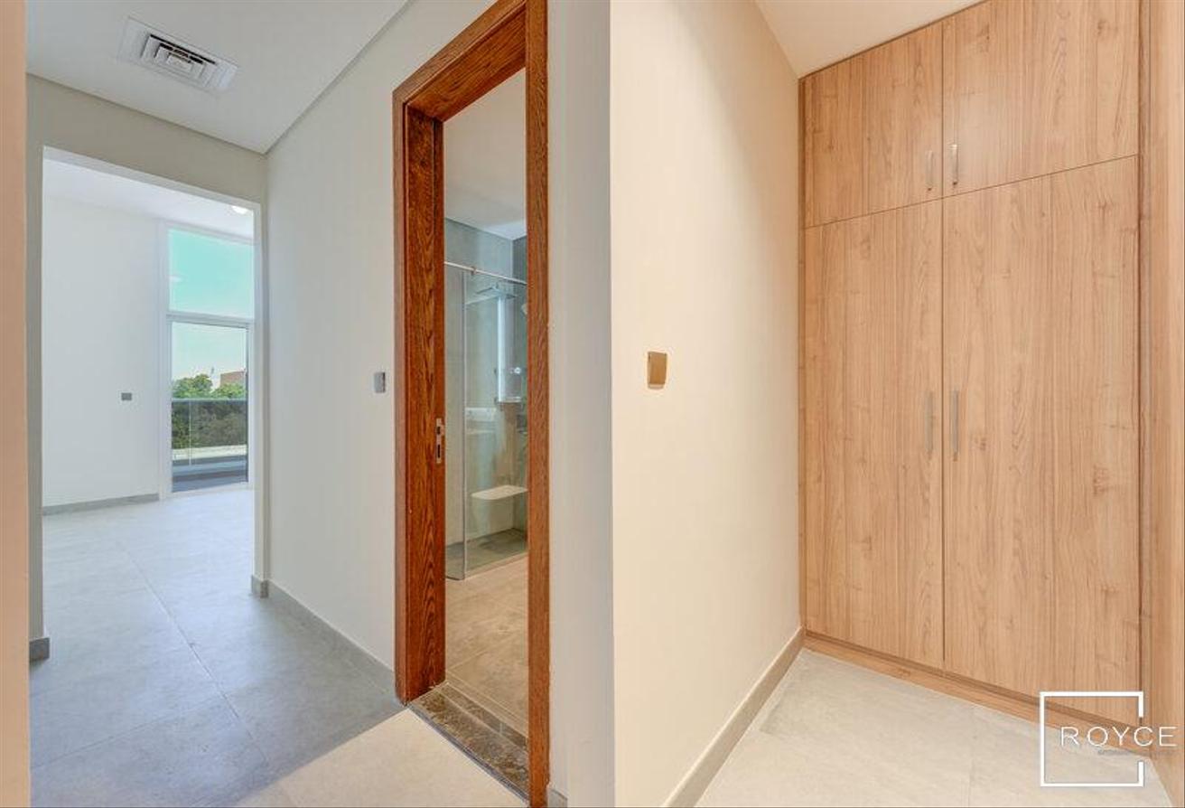 Townhouse-Style Villa | Private Garden | Brand New photo 11