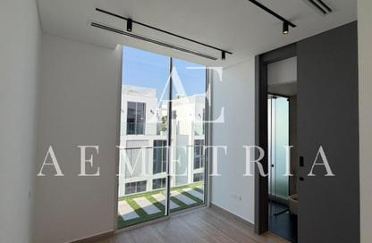 Villa - 4 Bedrooms - 5 Bathrooms for rent in Ixora - Al Barari - Dubai