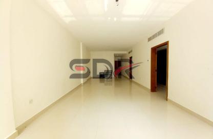 Apartment - 2 Bedrooms - 2 Bathrooms for rent in Al Ghaith Tower - Hamdan Street - Abu Dhabi