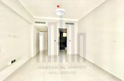 Apartment - 1 Bedroom - 2 Bathrooms for rent in Muweileh Community - Muwaileh Commercial - Sharjah Apartment - 1 Bedroom - 2 Bathrooms for rent in Muweileh Community - Muwaileh Commercial - Sharjah