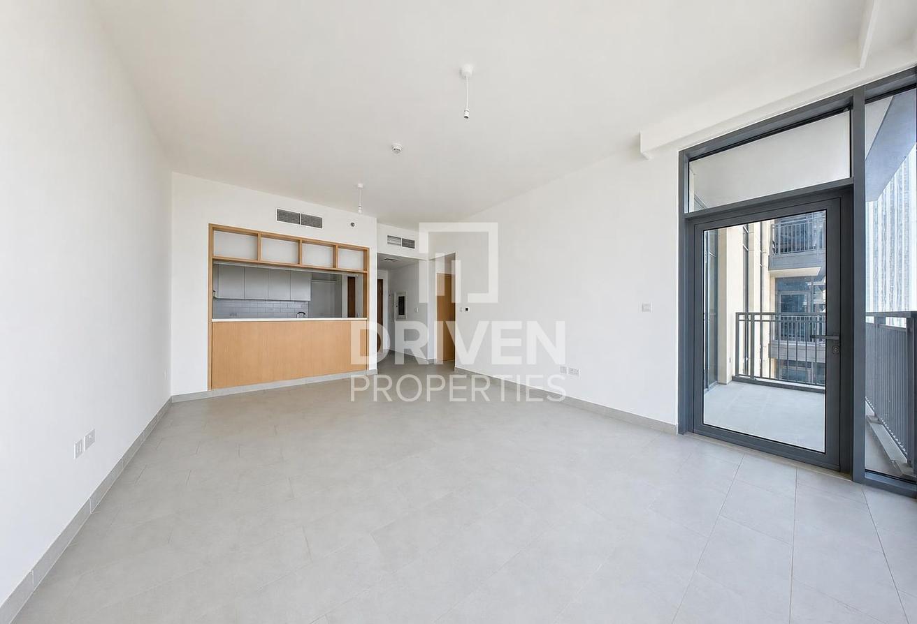 Spacious | Sea View | Middle Floor | Vacant photo 3