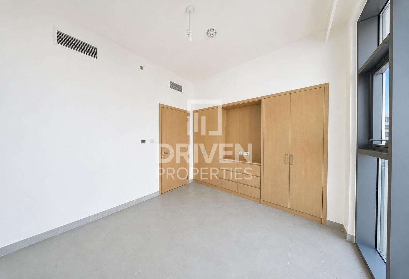Spacious | Sea View | Middle Floor | Vacant photo 9