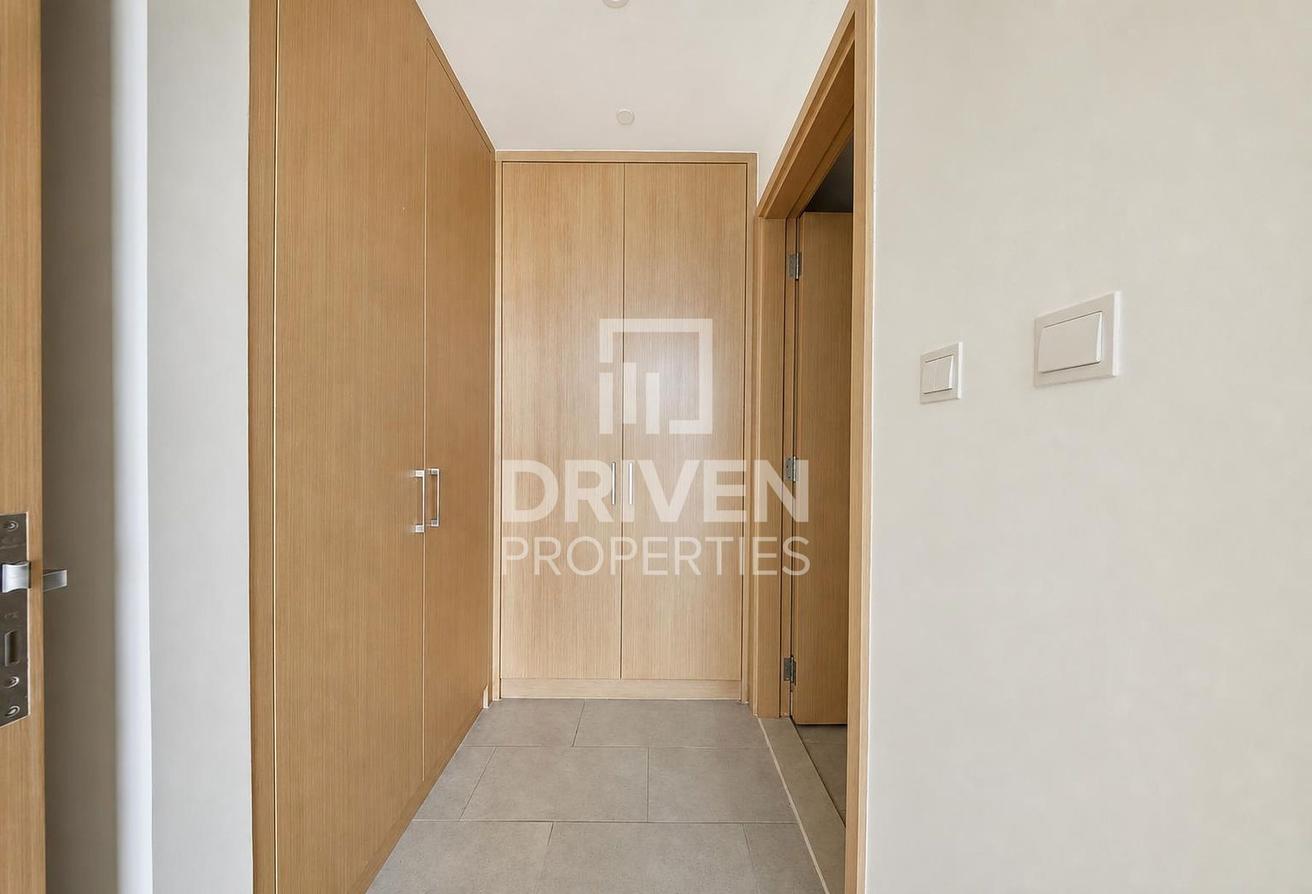 Spacious | Sea View | Middle Floor | Vacant photo 10