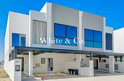 تاون هاوس - 4 غرف نوم - 5 حمامات للايجار في القرية الغربية - الفرجان - دبي