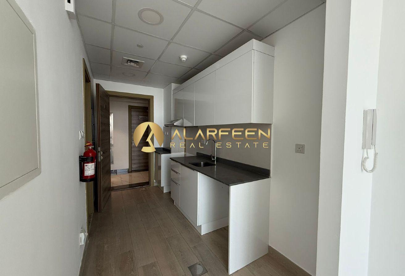 High-Floor Studio | Prime Location | Spacious Unit photo 8