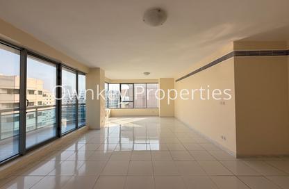 Apartment - 3 - 4 for rent in Golden Sands 8 - Al Mankhool - Bur Dubai - Dubai