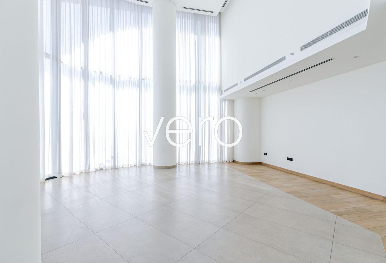 Penthouse | High Floor | Vacant Unit photo 4