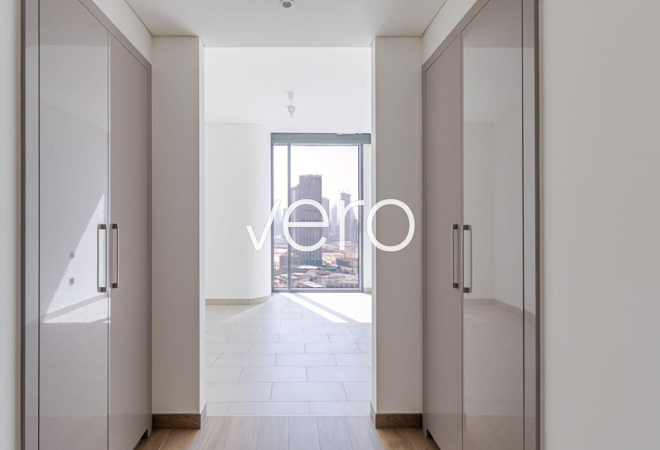 Penthouse | High Floor | Vacant Unit photo 16