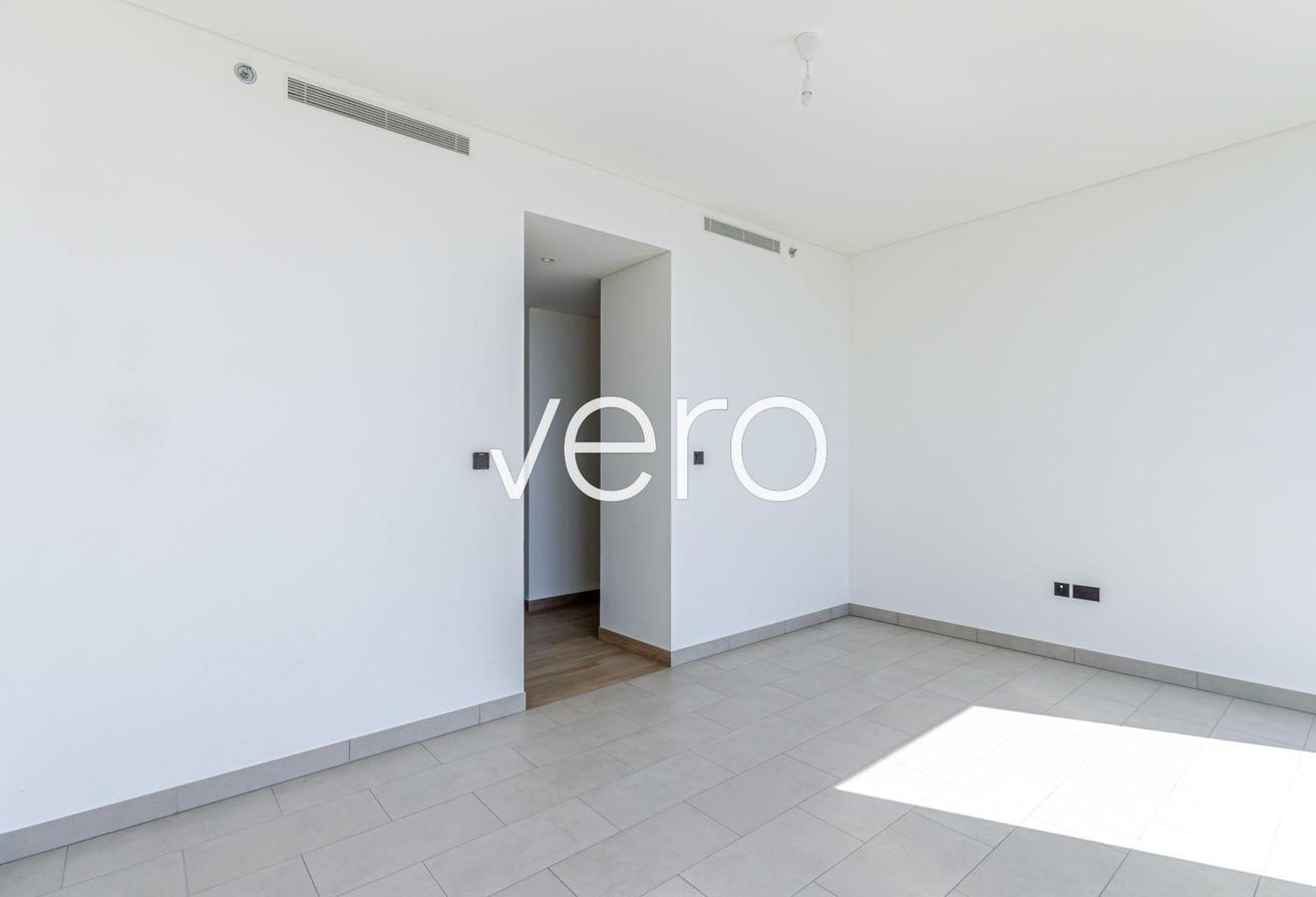 Penthouse | High Floor | Vacant Unit photo 13