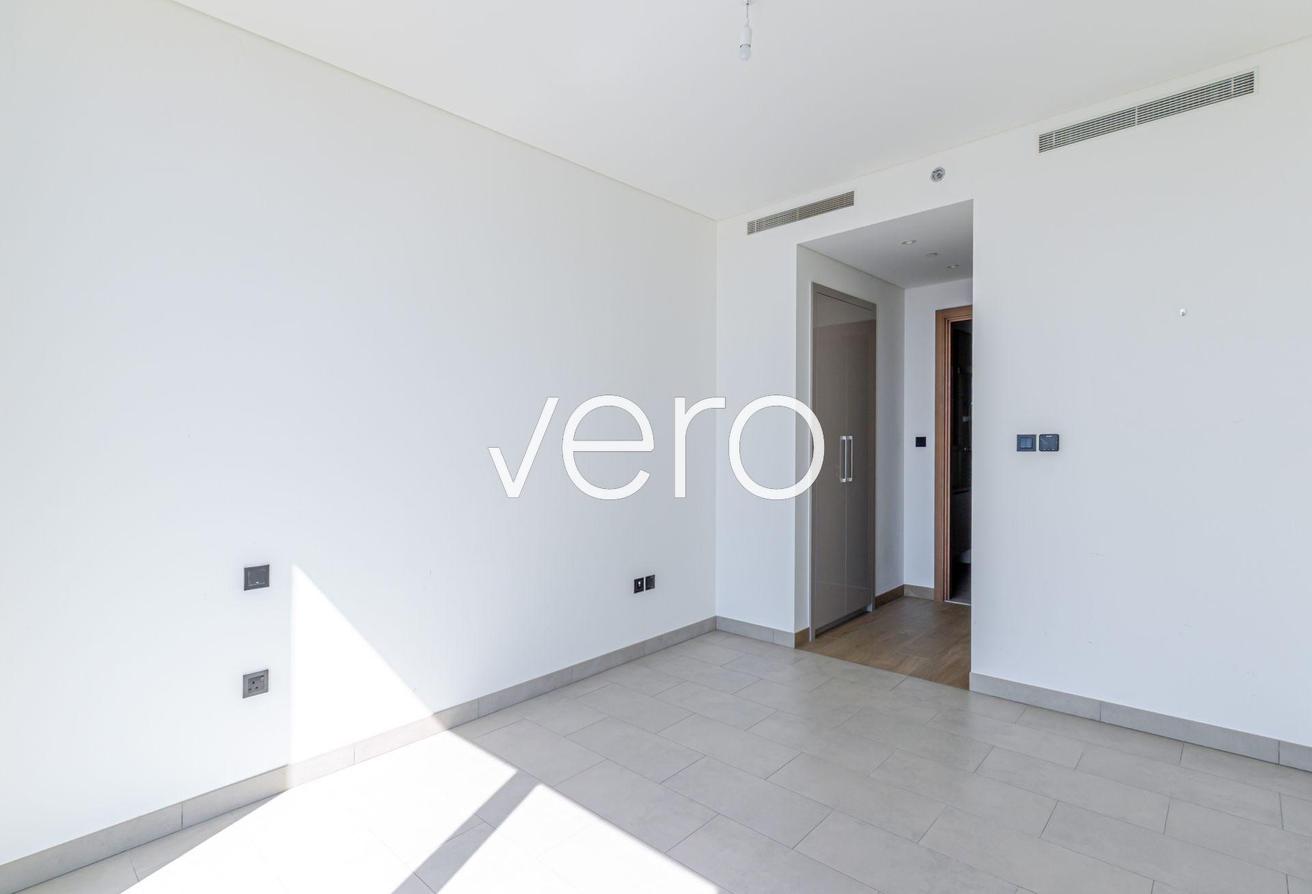 Penthouse | High Floor | Vacant Unit photo 21
