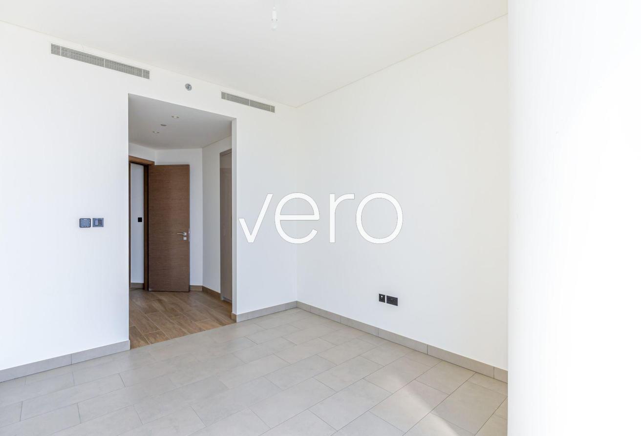 Penthouse | High Floor | Vacant Unit photo 18